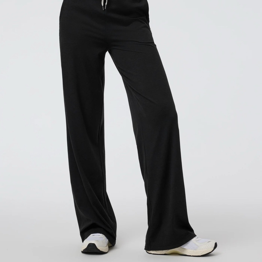 Vuori Halo Essential Wideleg Pant
